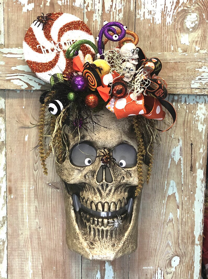 Skull decor, skull wreath, Halloween skull wreath, Halloween decor, animated skull head