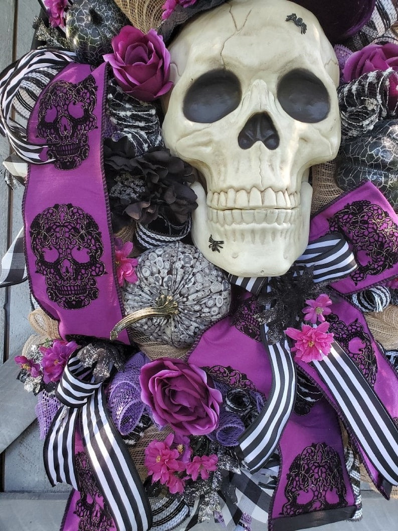 Halloween Wreath, Gothic Wreath, Skull Wreath, Skeleton Wreath, Scary Halloween Wreath, Spooky Decor, Halloween Decor