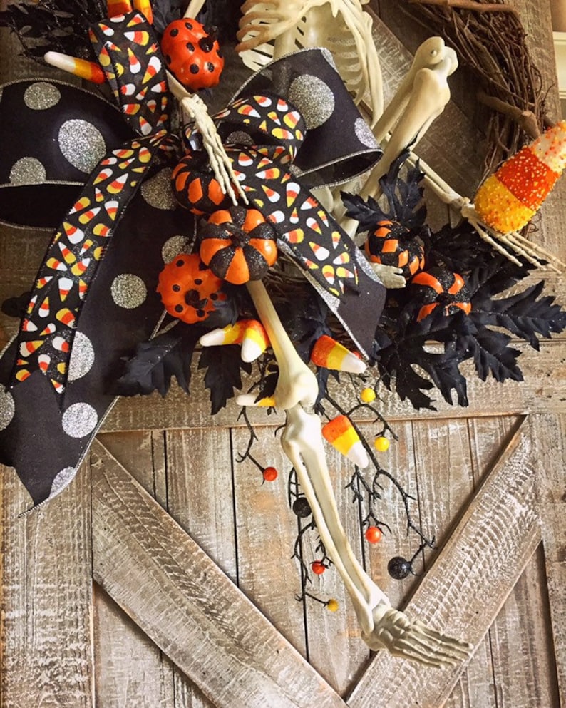 Halloween Wreath, Scary Halloween Wreath, Halloween Decor, Halloween Wreaths for Front Door, Skeleton Wreath, Outdoor Halloween Decorations