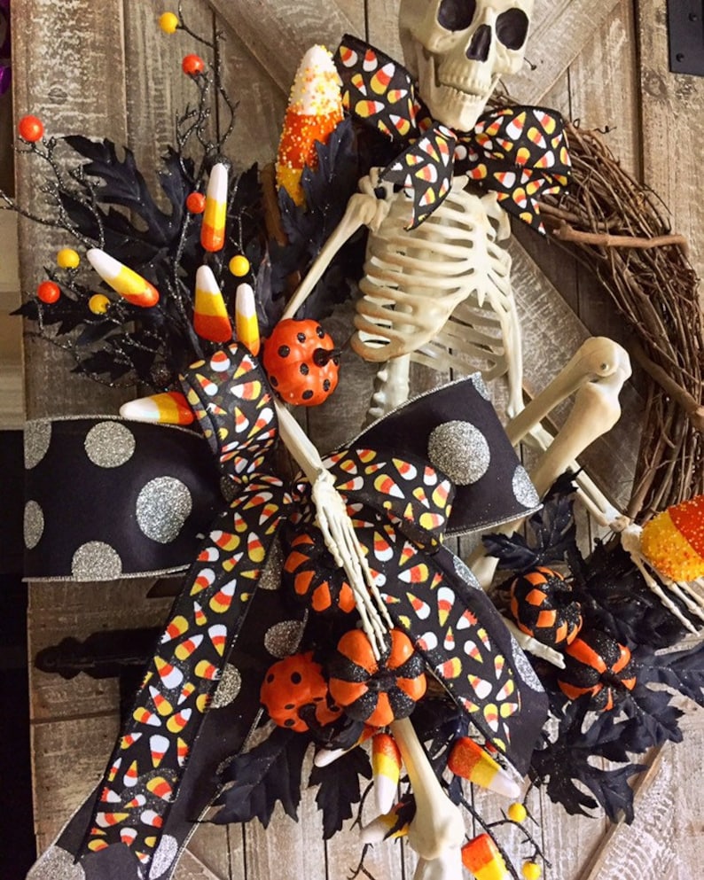 Halloween Wreath, Scary Halloween Wreath, Halloween Decor, Halloween Wreaths for Front Door, Skeleton Wreath, Outdoor Halloween Decorations