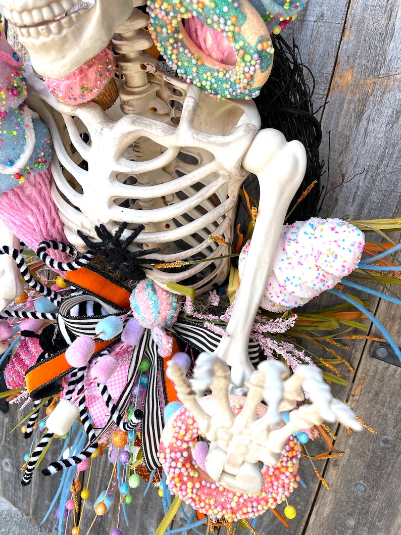 Deluxe Halloween Wreath, Deluxe Skeleton Wreath, Skeleton Wreath, Skeleton Sweet Wreath, Halloween Sweet Wreath, Halloween Decor, Mr. Bones