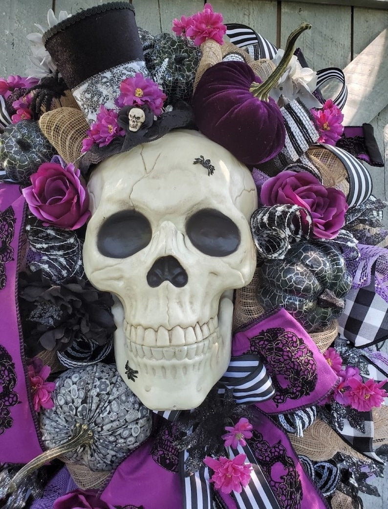 Halloween Wreath, Gothic Wreath, Skull Wreath, Skeleton Wreath, Scary Halloween Wreath, Spooky Decor, Halloween Decor