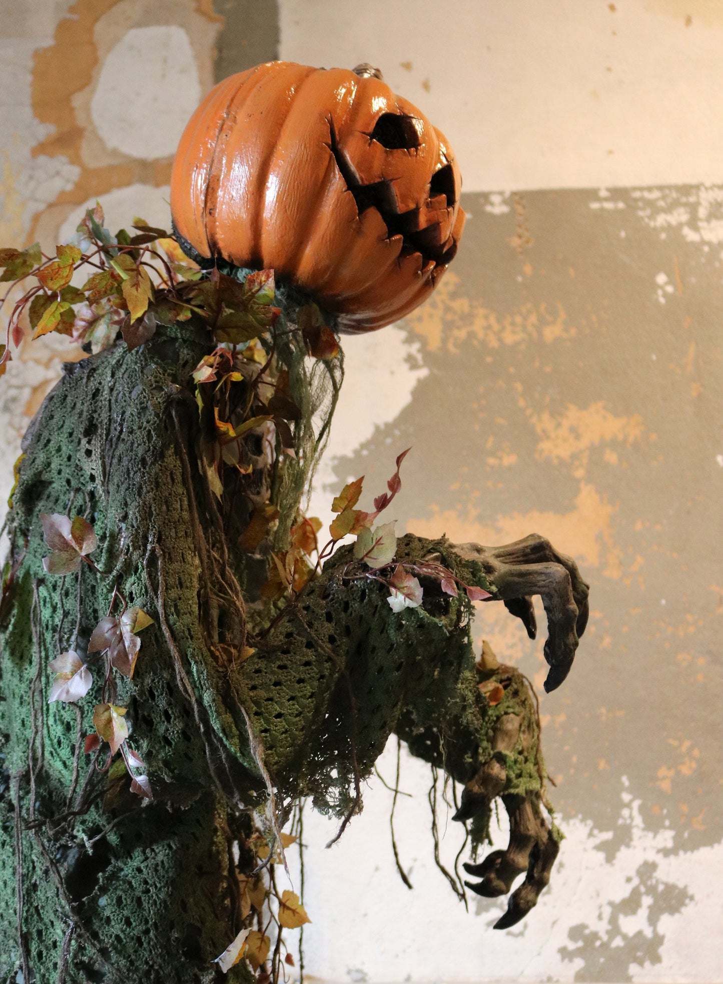 Rotating Pumpkin Monster