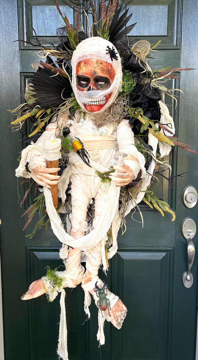 Mummy wreath, Halloween wreath, mummy decor, Halloween decor, Halloween party wreath
