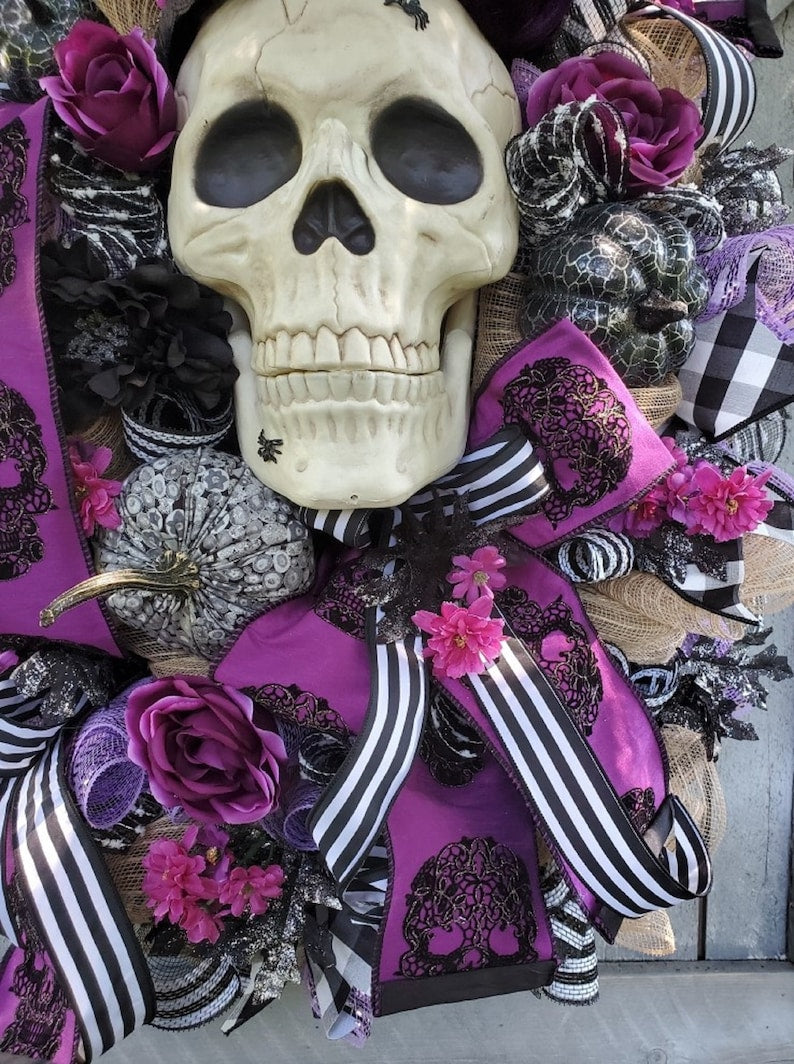Halloween Wreath, Gothic Wreath, Skull Wreath, Skeleton Wreath, Scary Halloween Wreath, Spooky Decor, Halloween Decor