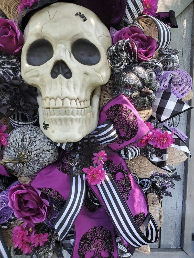 Halloween Wreath, Gothic Wreath, Skull Wreath, Skeleton Wreath, Scary Halloween Wreath, Spooky Decor, Halloween Decor