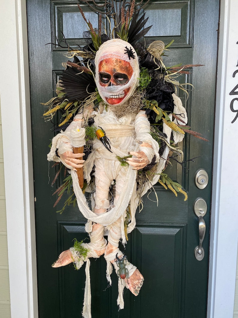 Mummy wreath, Halloween wreath, mummy decor, Halloween decor, Halloween party wreath