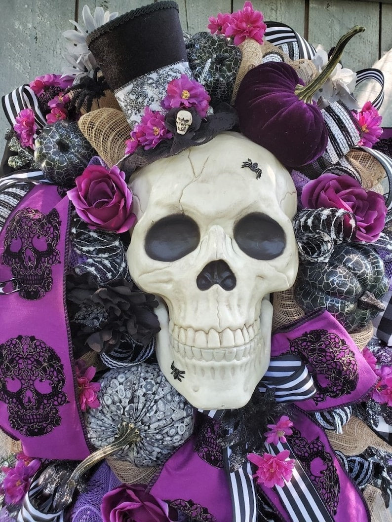 Halloween Wreath, Gothic Wreath, Skull Wreath, Skeleton Wreath, Scary Halloween Wreath, Spooky Decor, Halloween Decor