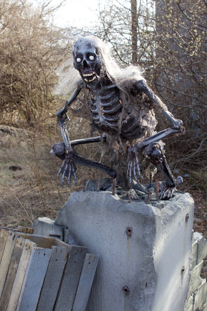 Crouching Ghoul
