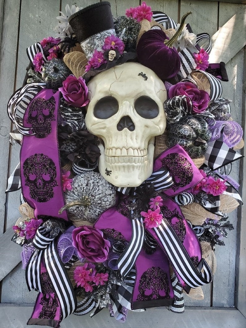 Halloween Wreath, Gothic Wreath, Skull Wreath, Skeleton Wreath, Scary Halloween Wreath, Spooky Decor, Halloween Decor